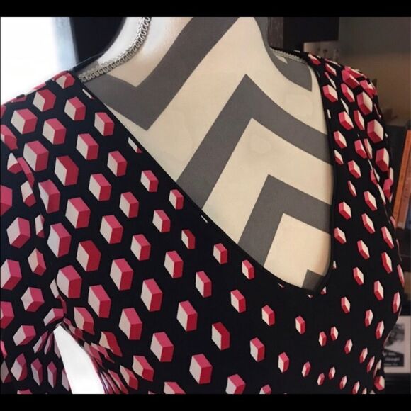 WHBM XS Split Sleeve Shift V-Neck Dress NWOT - Picture 3 of 9